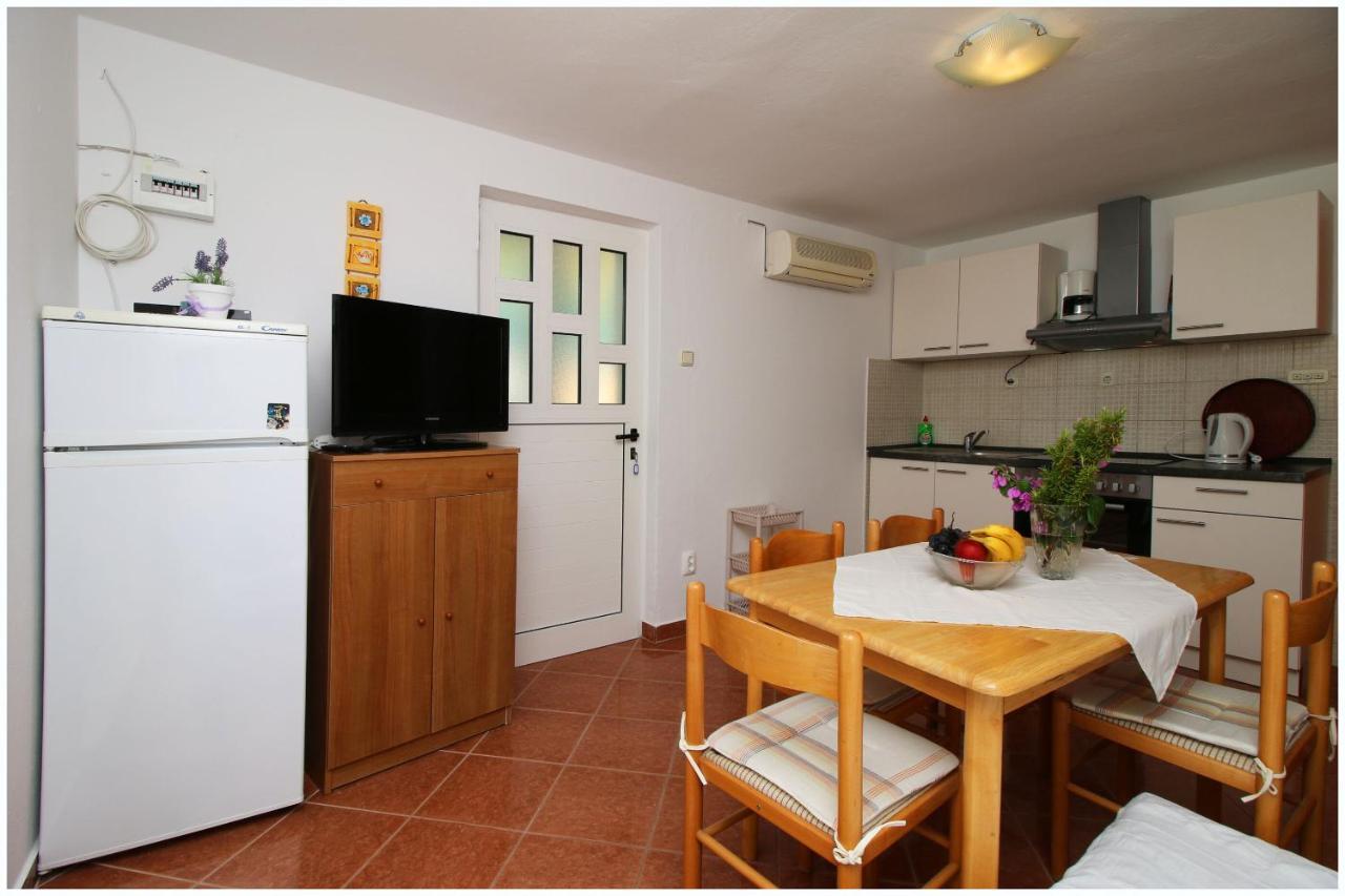 Apartments Elvis Primošten Εξωτερικό φωτογραφία
